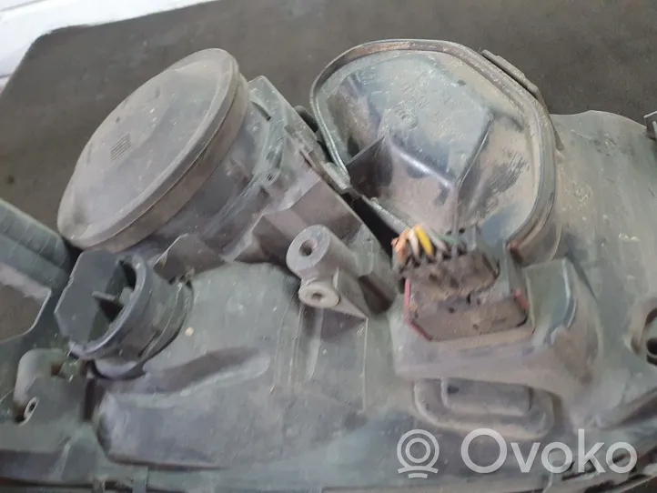 Opel Vectra C Phare frontale 15588800