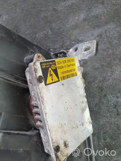 Opel Vectra C Lampa przednia 15588800