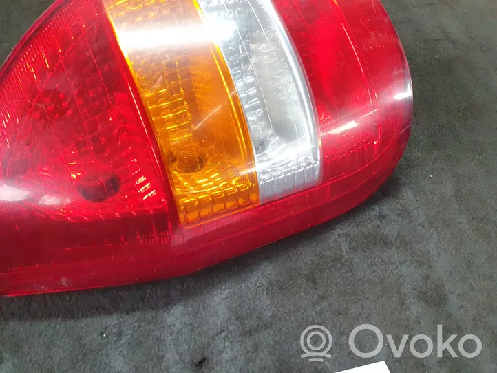 Opel Zafira A Lampa tylna 62280