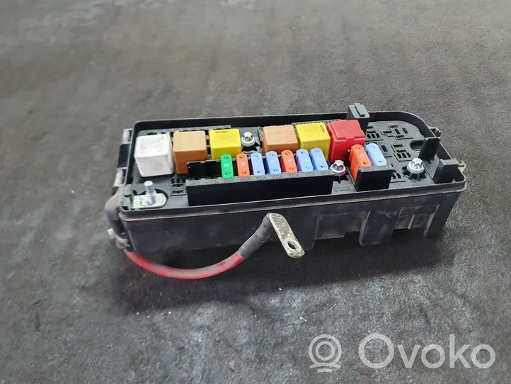 Opel Vectra C Fuse module 13144710