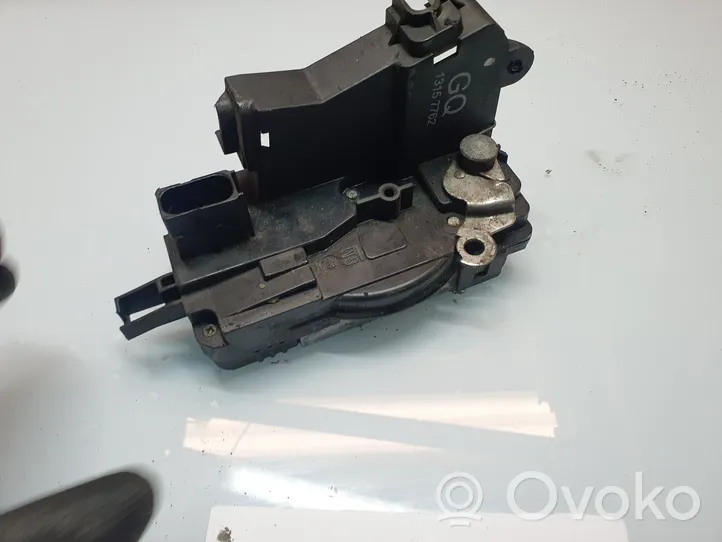 Opel Vectra C Front door lock 13157762