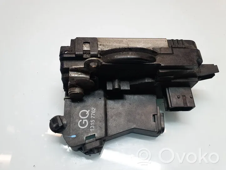 Opel Vectra C Front door lock 13157762