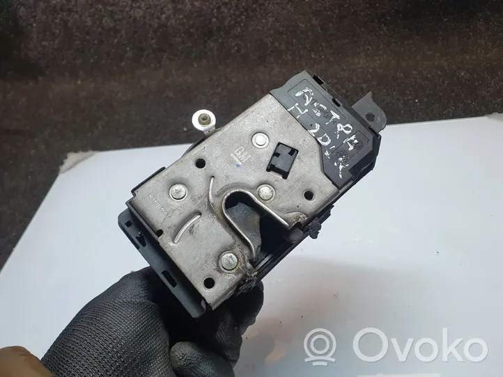 Opel Astra H Front door lock 13210748