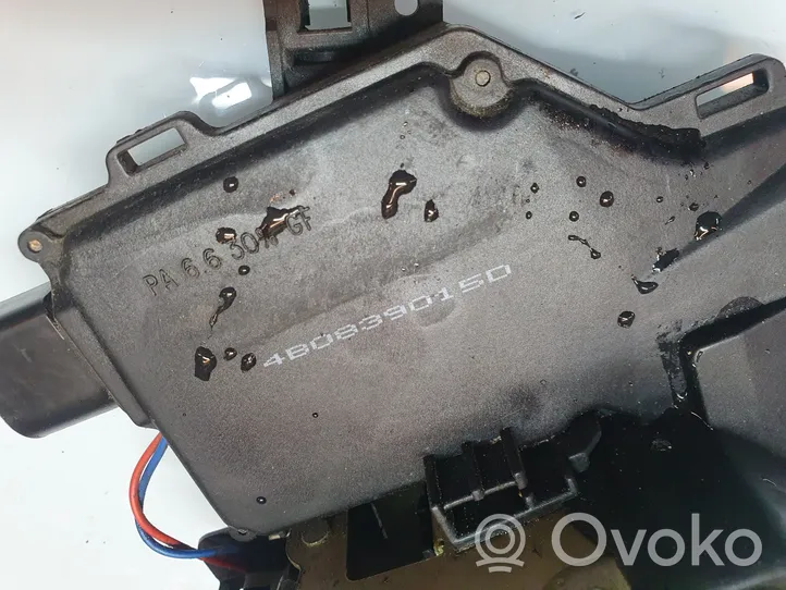 Audi A4 S4 B6 8E 8H Etuoven lukko 4B0839015D