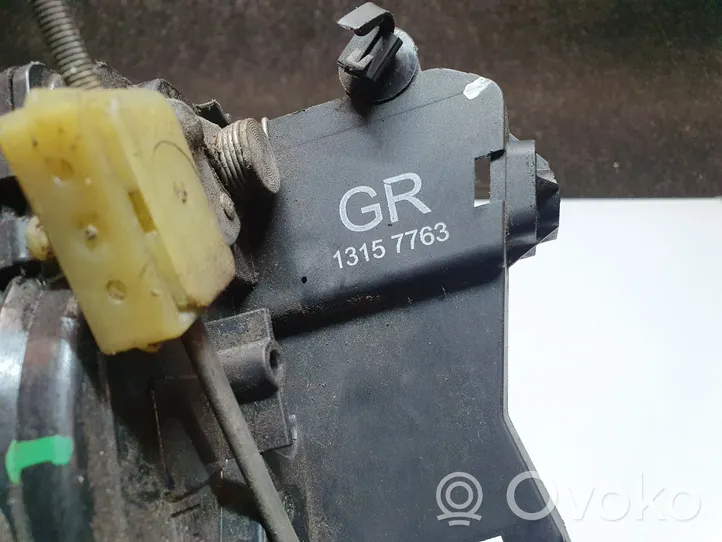 Opel Vectra C Front door lock 13157763