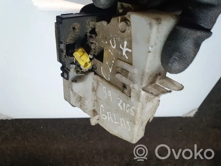 Renault Clio I Rear door lock 