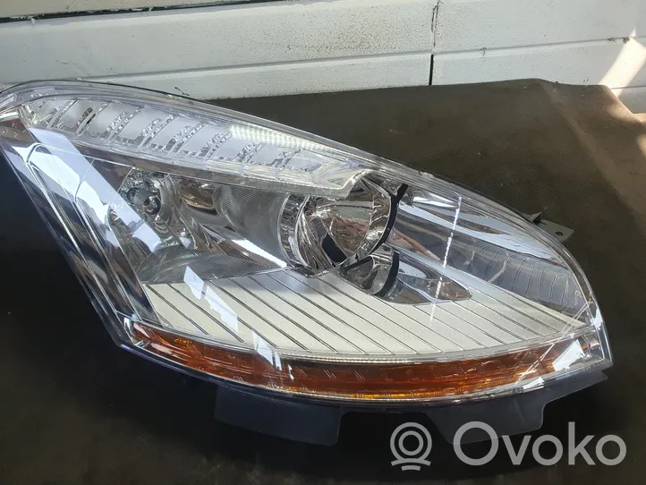 Citroen C4 I Picasso Lampa przednia 20B255