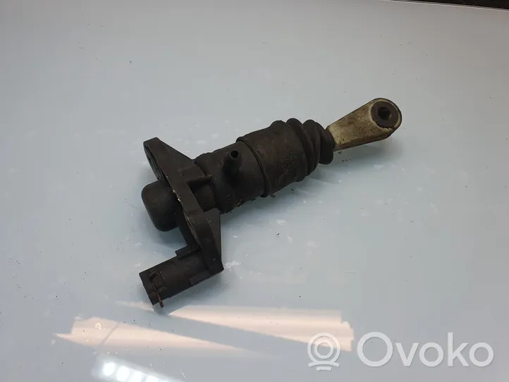 Audi A6 S6 C5 4B Pompa della frizione 8E1721401