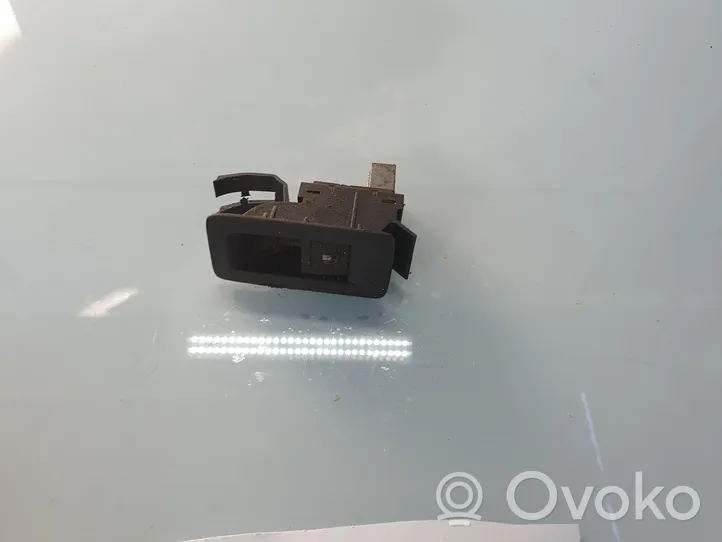 Volkswagen Touran I Fuel tank opening switch 1F0959527