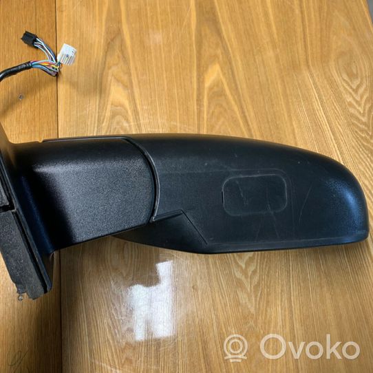 Chevrolet Suburban Front door electric wing mirror GM1320336