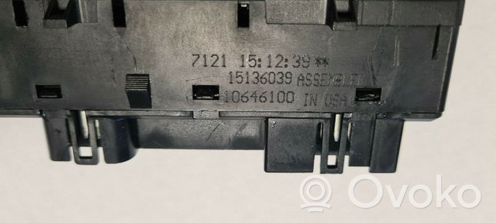 Chevrolet Tahoe Interrupteur blocage de différentiel 15136039