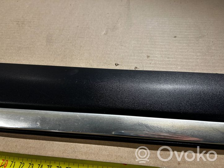 Chevrolet Tahoe Rivestimento della portiera anteriore (modanatura) 15169406