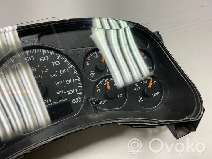 Chevrolet Tahoe Speedometer (instrument cluster) 16227347
