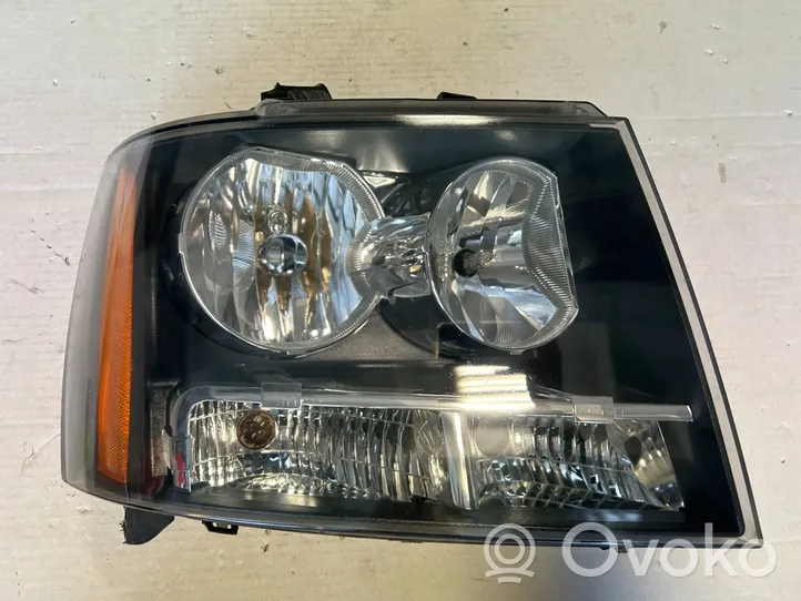 Chevrolet Suburban Lampa przednia 20760579