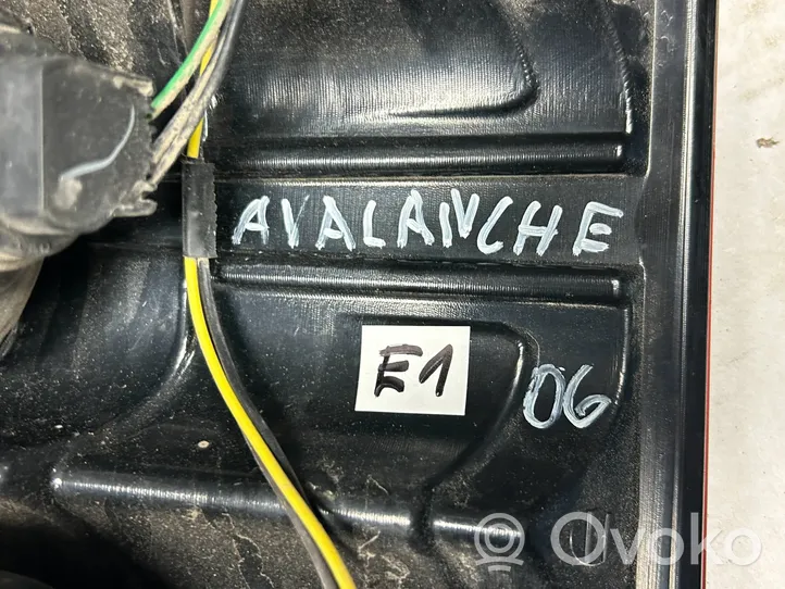 Chevrolet Avalanche Aizmugurējais lukturis virsbūvē 15939097