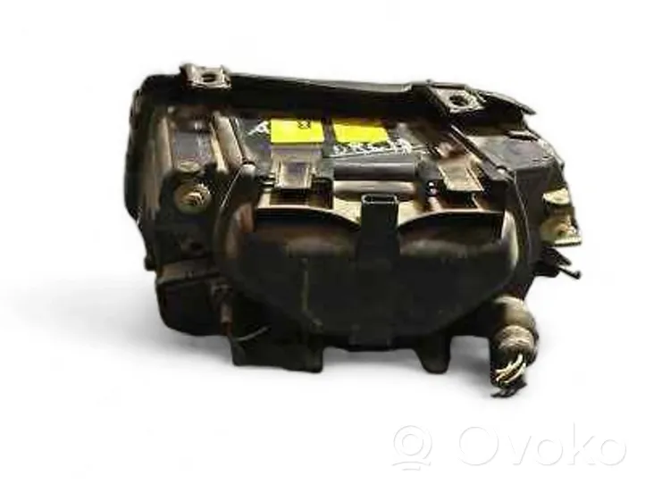 Audi A4 S4 B5 8D Lampa przednia 8D0941030B