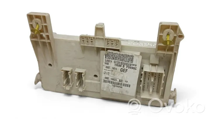 Ford Focus Module de fusibles 4M5T14A073AC