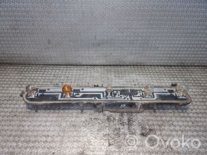 Mercedes-Benz Sprinter W906 Parte del faro posteriore A0008201377