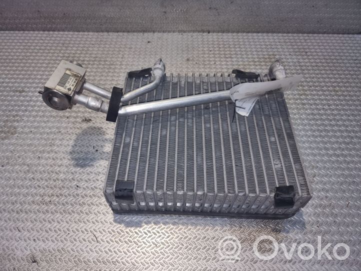 Volkswagen Transporter - Caravelle T5 Air conditioning (A/C) radiator (interior) 52497297P