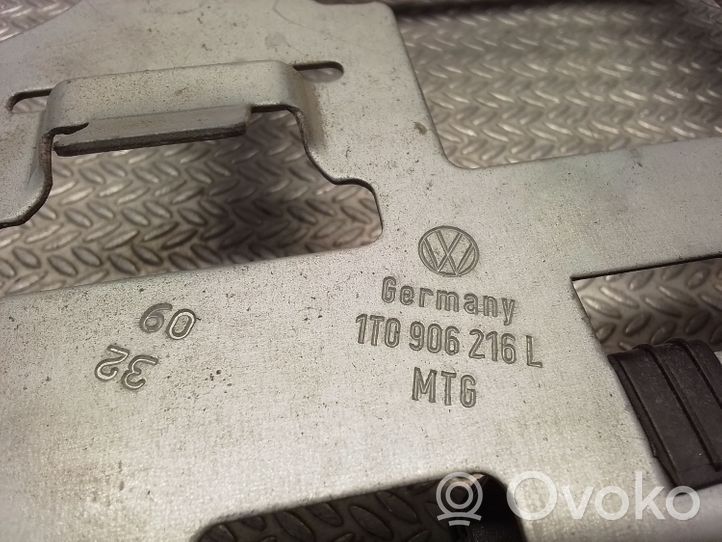 Volkswagen Caddy Support calculateur moteur 1T0906216L