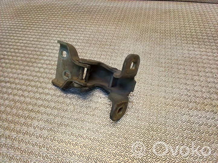 Citroen Berlingo Charnière inférieure de porte avant 31177211