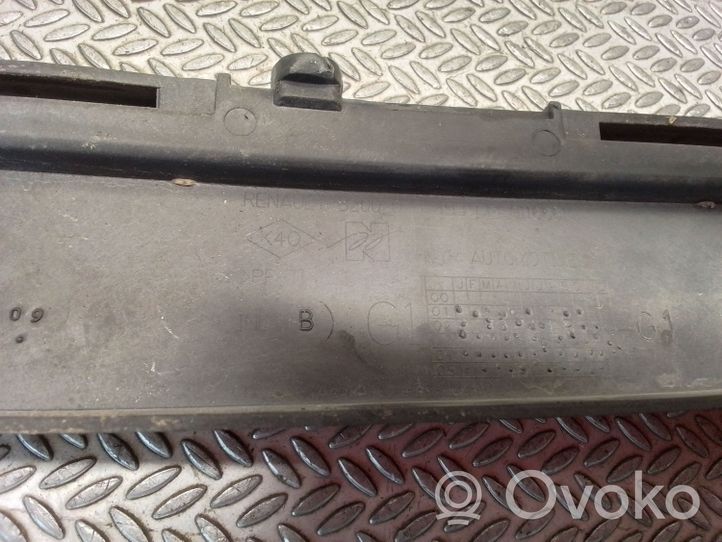 Opel Vivaro Rivestimento parabrezza 8200048129