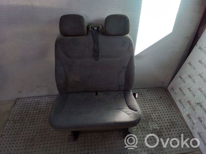 Opel Vivaro Переднее двухместное сиденье 