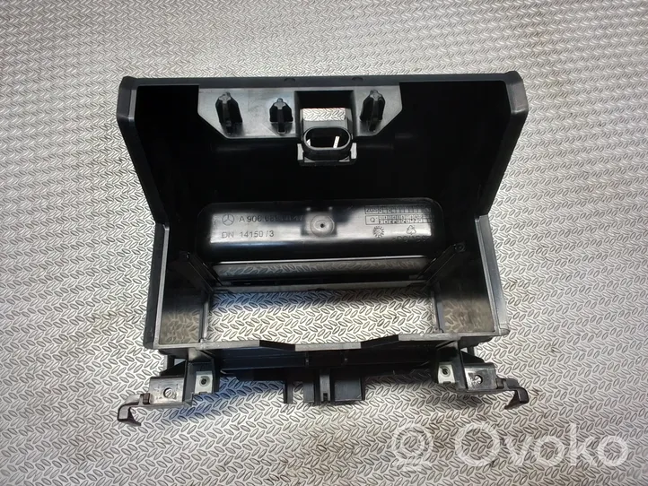 Volkswagen Crafter Verkleidung Radio / Navigation A9066890531