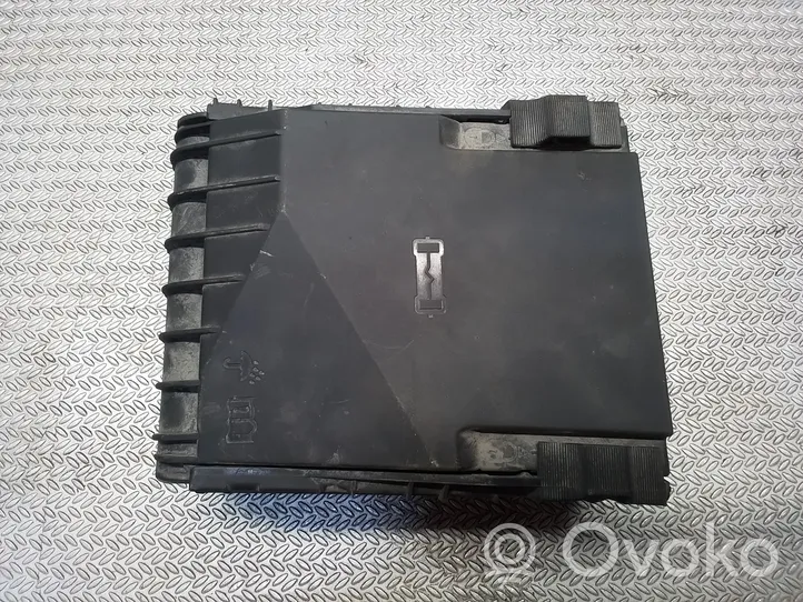 Volkswagen Caddy Fuse module 1K0937125