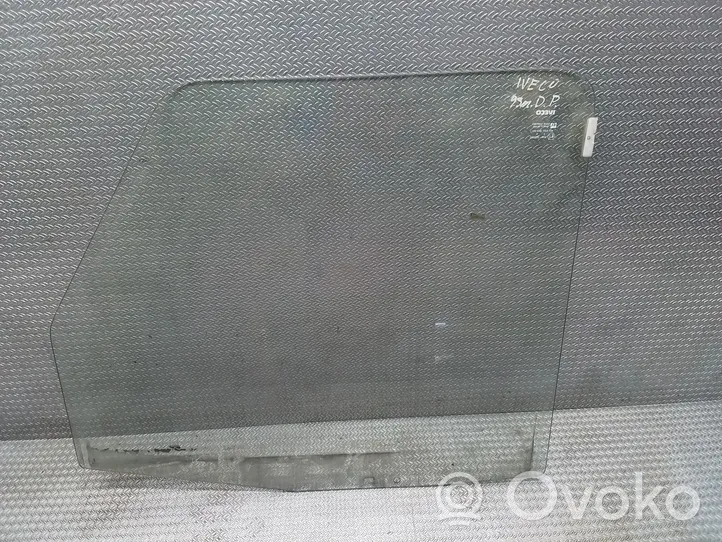 Iveco Daily 30.8 - 9 Front door window glass four-door DOT352M22AS2