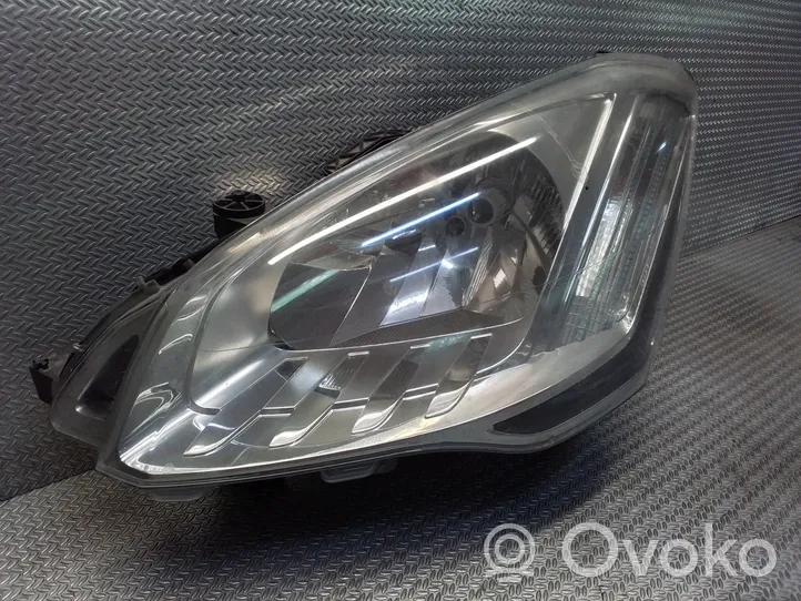 Citroen Berlingo Lampa przednia 9806306180