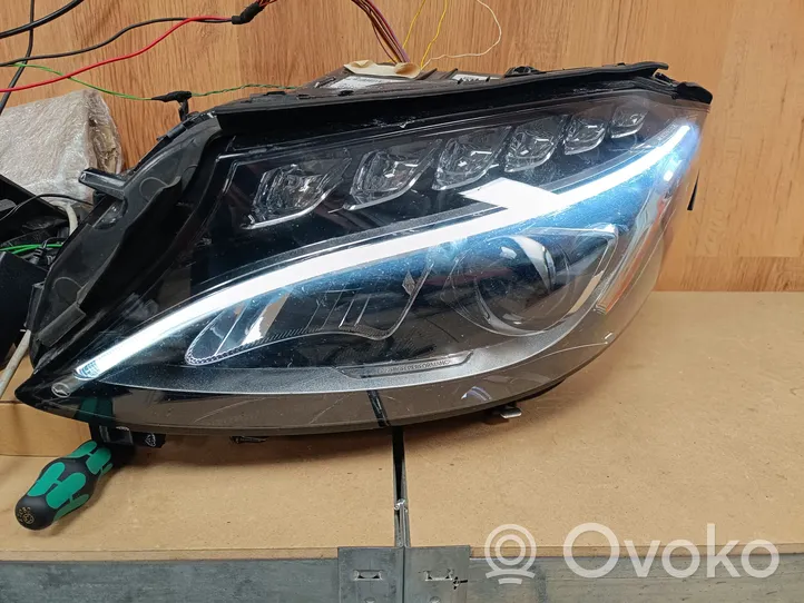 Mercedes-Benz C AMG W205 Lampa przednia A2059062904