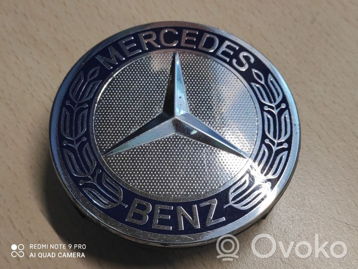 Mercedes-Benz C W204 Enjoliveur d’origine A17140000025