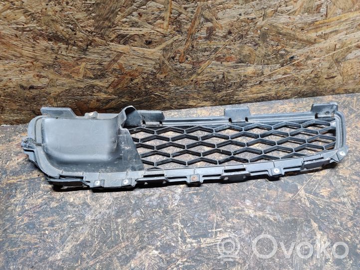 Infiniti G35 Grille inférieure de pare-chocs avant 62256AC701