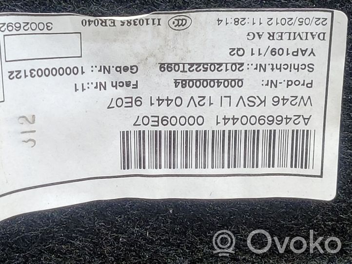 Mercedes-Benz B W246 W242 Tavaratilan/takakontin alempi sivuverhoilu A2466900441