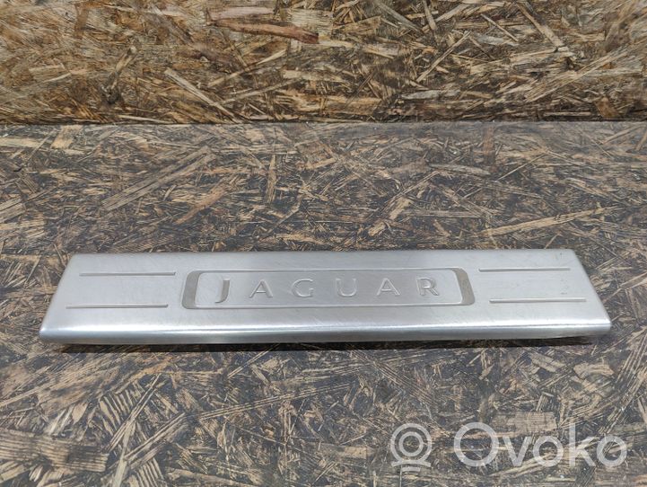 Jaguar XJ X351 Front sill trim cover AW9313201AE