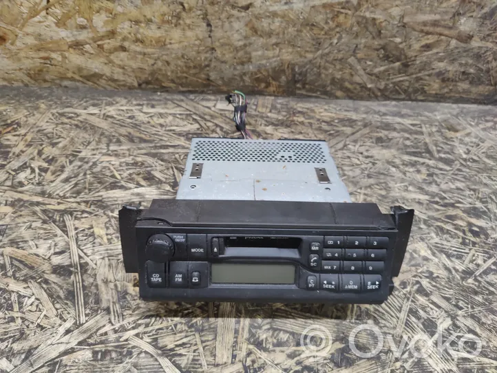 Jaguar XK8 - XKR Radio/CD/DVD/GPS head unit LJB6318AA