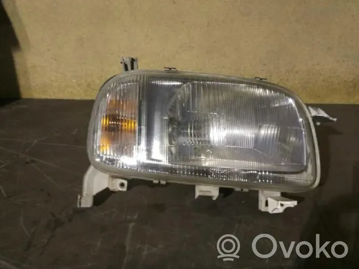 Nissan Micra Lampa przednia B60105F301