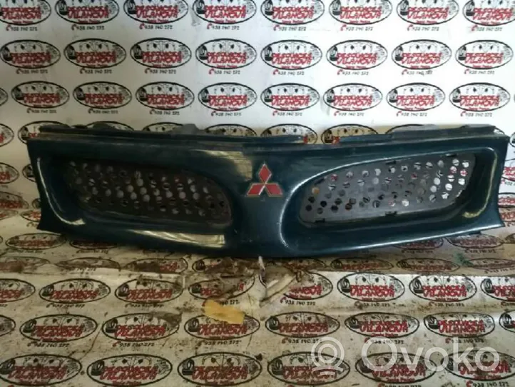 Mitsubishi Carisma Grille de calandre avant 