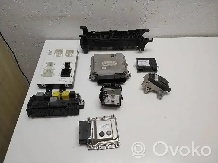 Mercedes-Benz Vito Viano W447 Kit centralina motore ECU e serratura A6229000500