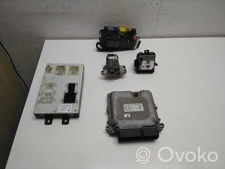 Mercedes-Benz Vito Viano W447 Kit centralina motore ECU e serratura A6229000500