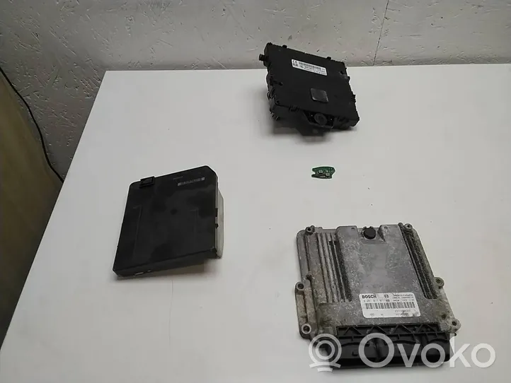 Renault Master III Engine ECU kit and lock set 237100899R