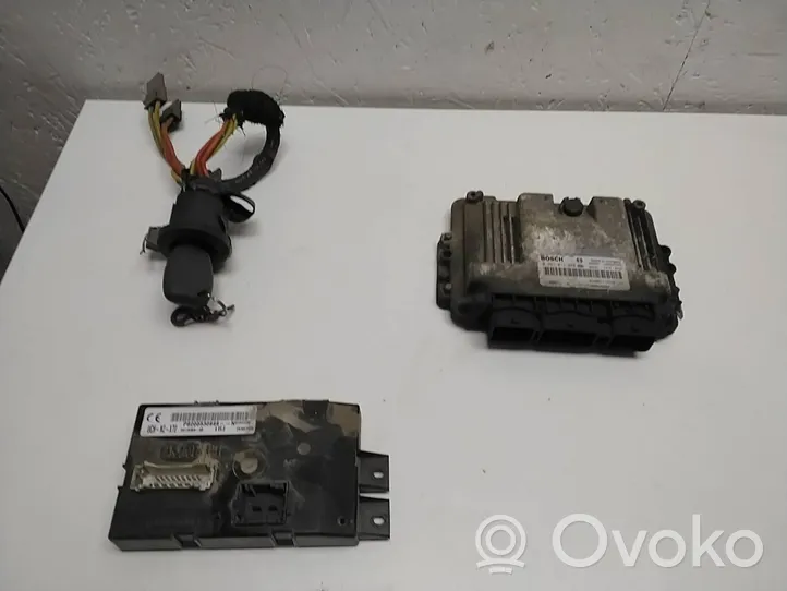 Renault Master II Engine ECU kit and lock set 8200442263