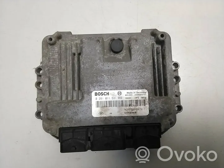 Renault Trafic II (X83) Calculateur moteur ECU 8200355238