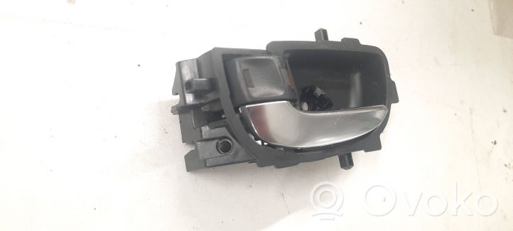 Toyota Auris E180 Rankenėlė atidarymo vidinė 692060D281