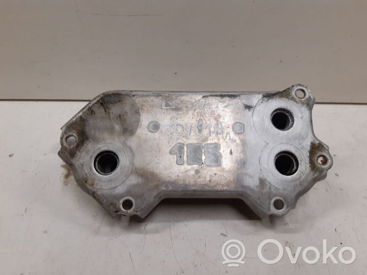 Toyota Avensis T250 Radiatore dell’olio del motore 880243D