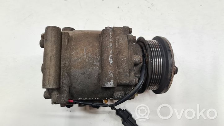 Ford Focus Ilmastointilaitteen kompressorin pumppu (A/C) YS4H19D629AA
