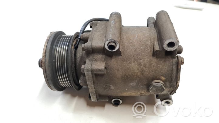 Ford Focus Ilmastointilaitteen kompressorin pumppu (A/C) YS4H19D629AA