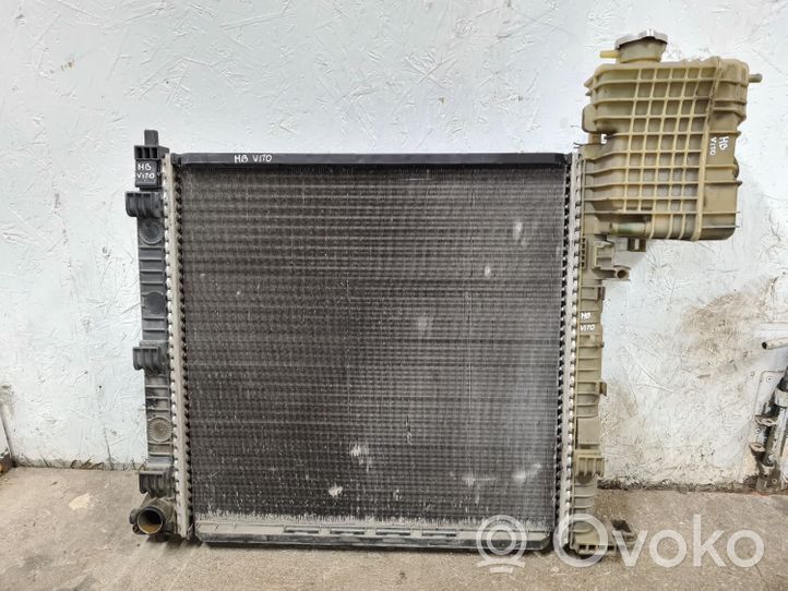 Mercedes-Benz Vito Viano W638 Radiador del refrigerante 170140041F