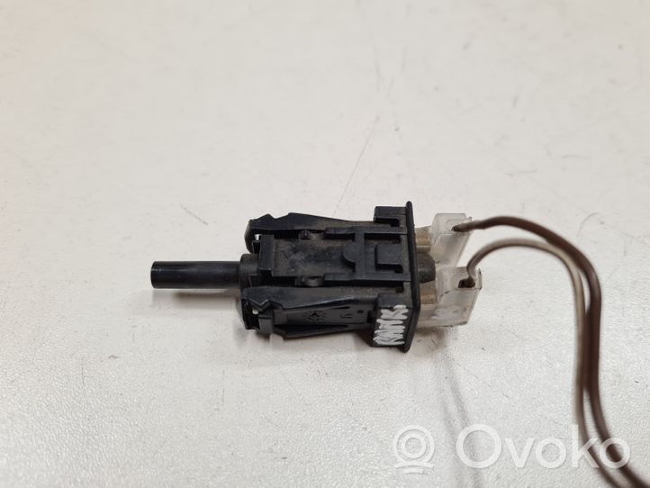 Mercedes-Benz E W211 Sensore del freno di stazionamento/freno a mano 0015458714